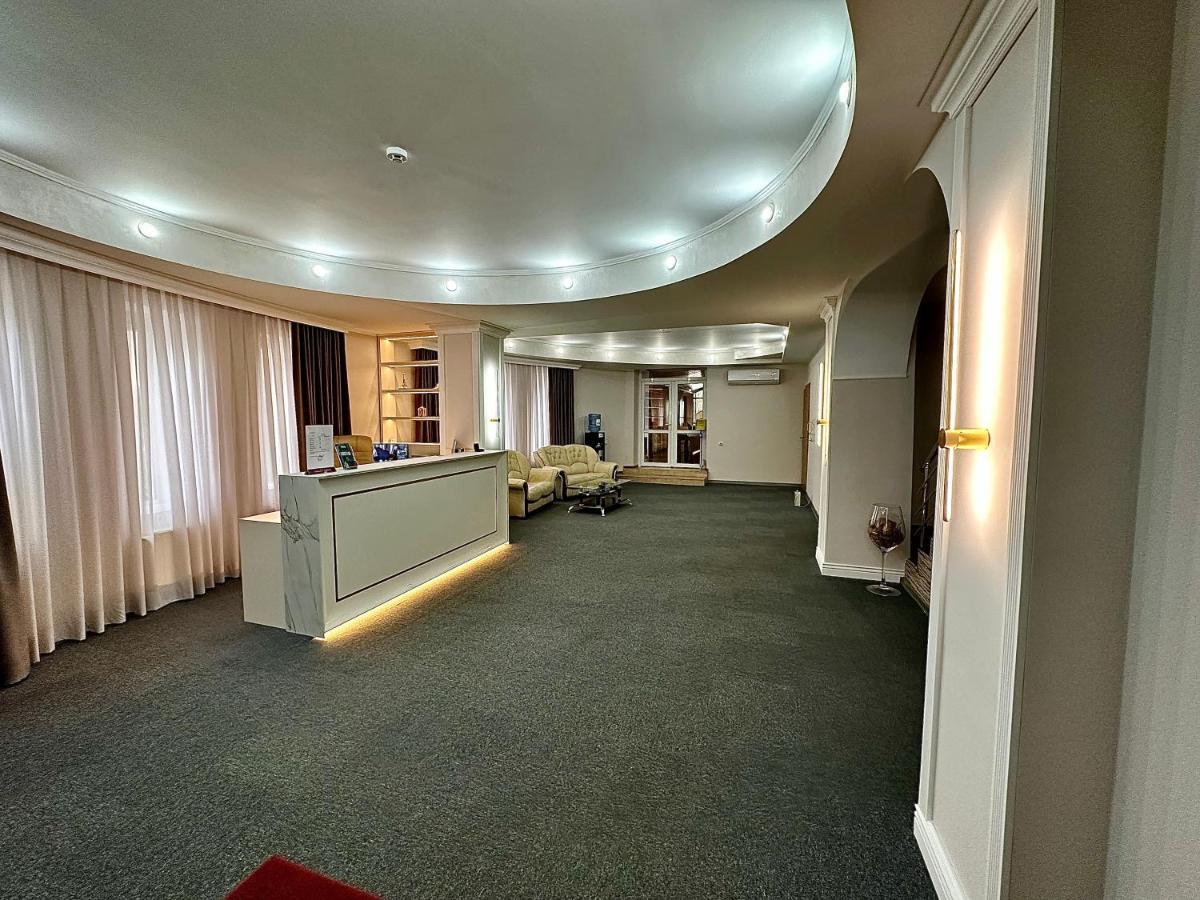 Villa Arus Chisinau Bagian luar foto