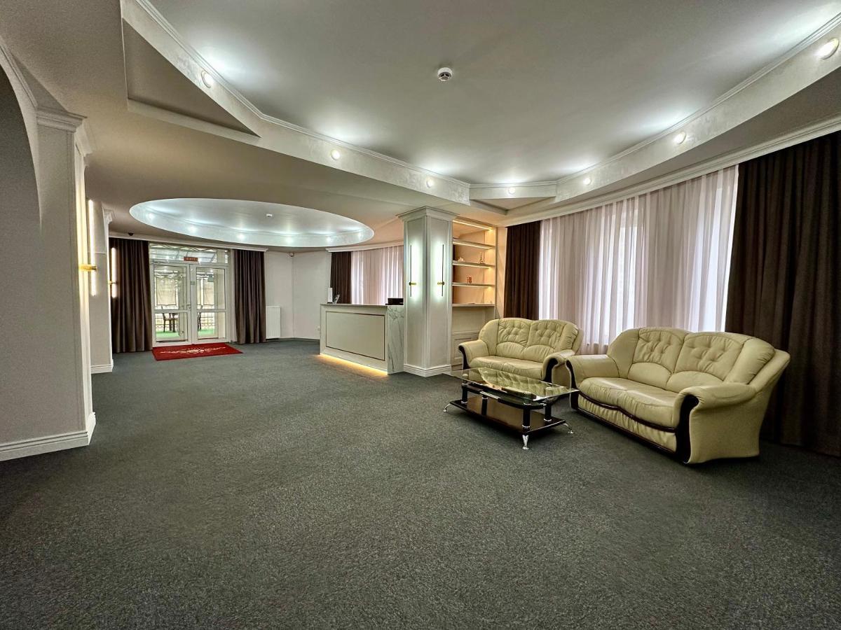 Villa Arus Chisinau Bagian luar foto