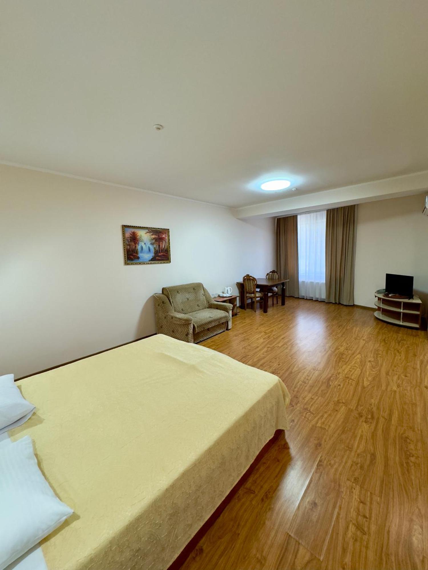 Villa Arus Chisinau Bagian luar foto
