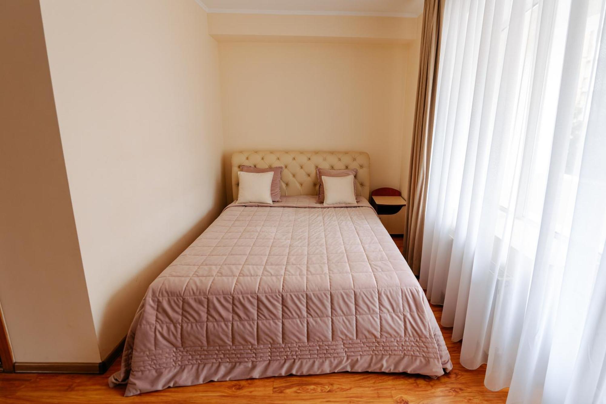 Villa Arus Chisinau Bagian luar foto